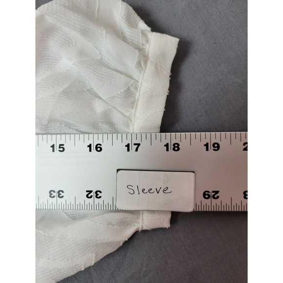 NWT Vince Camuto Womens Jacquard Zebra Print  Split Neck Blouse Ivory Small‎ - Picture 9 of 11